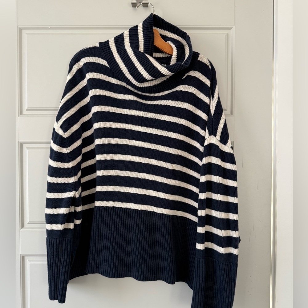 Gap Splithem Turtleneck Sweater